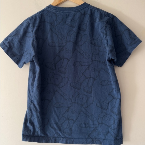KAWS x Uniqlo All Over Holiday Print Tee - Picture 3 of 4